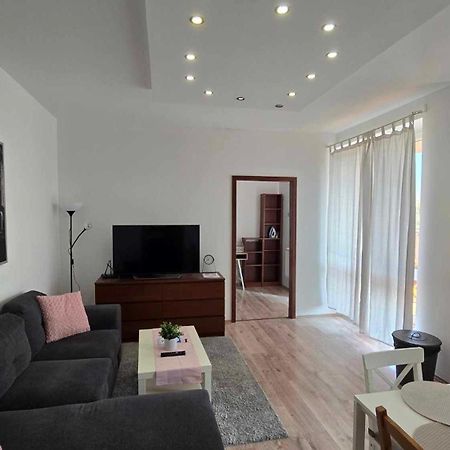 Aqua Apartman Tiszaújváros Esterno foto