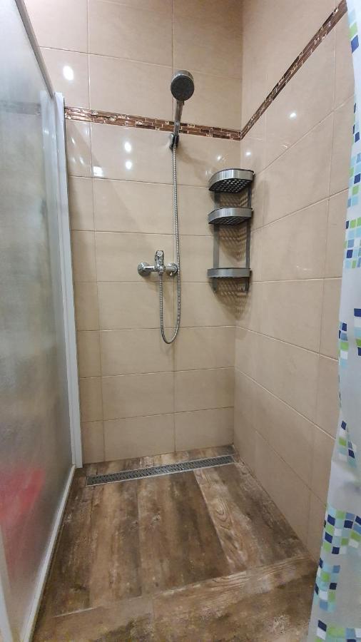 Aqua Apartman Tiszaújváros Esterno foto