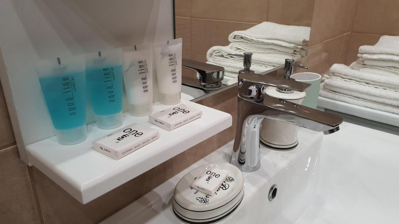 Aqua Apartman Tiszaújváros Esterno foto