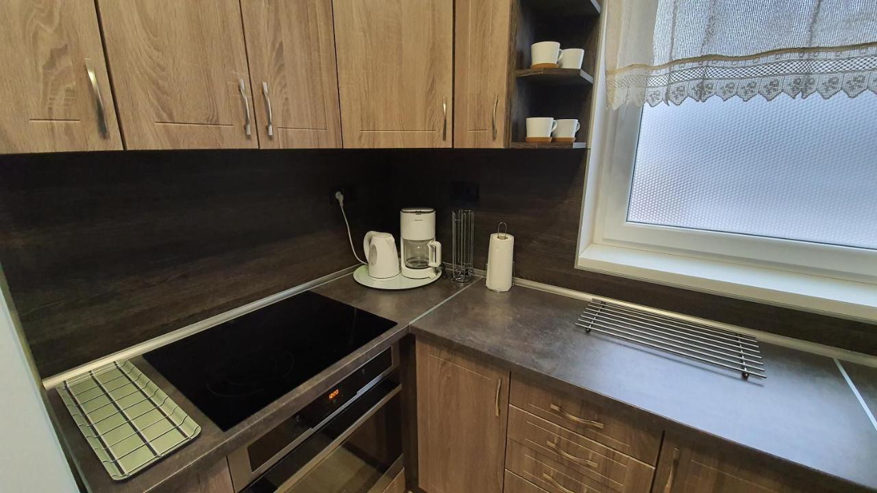 Aqua Apartman Tiszaújváros Esterno foto