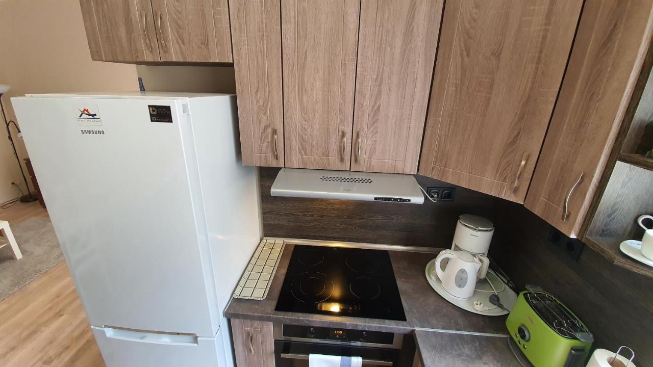 Aqua Apartman Tiszaújváros Esterno foto