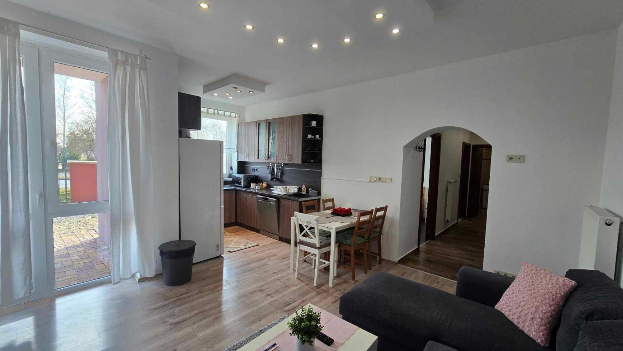 Aqua Apartman Tiszaújváros Esterno foto