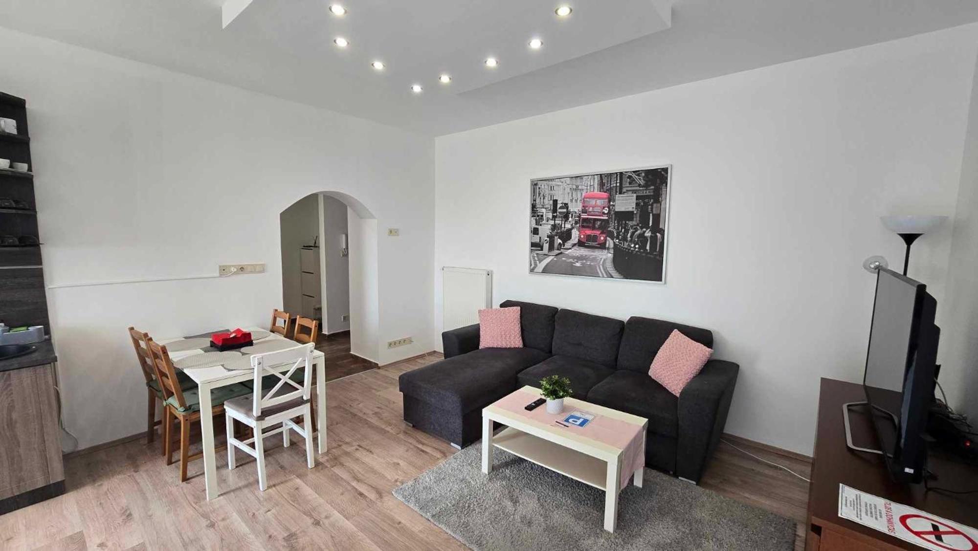 Aqua Apartman Tiszaújváros Esterno foto